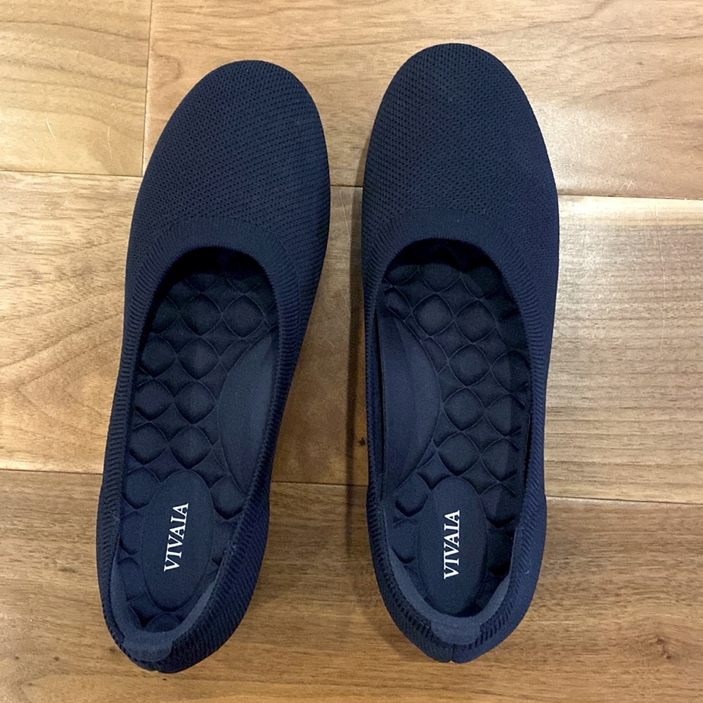 Vivaia Claire Walker Round Toe Flats